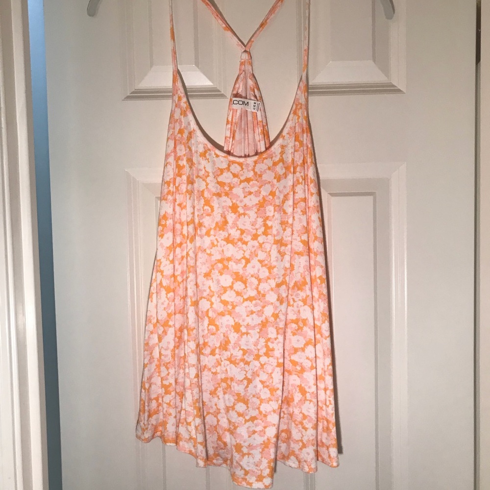 cute volcom top. awesome for summer!!!!